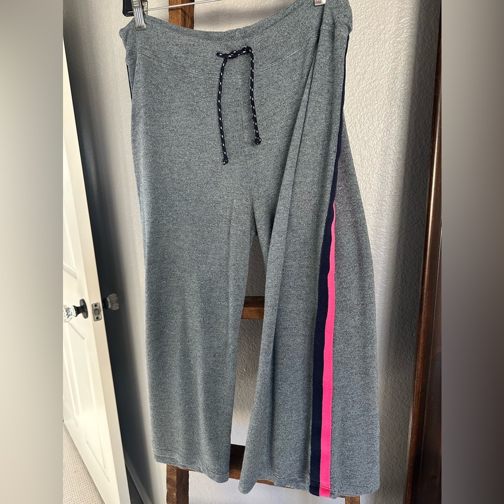 Sundry cropped sweatpants, size large (3) - Picture 5 of 13